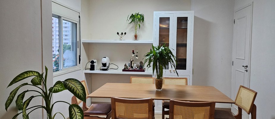 Conjunto de Mesa Personalizada e Cadeiras Milão: Elegância e Conforto para sua Sala de Jantar