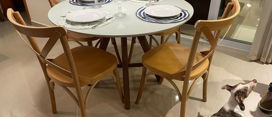 Como montar uma sala de jantar pequena sem perder o charme